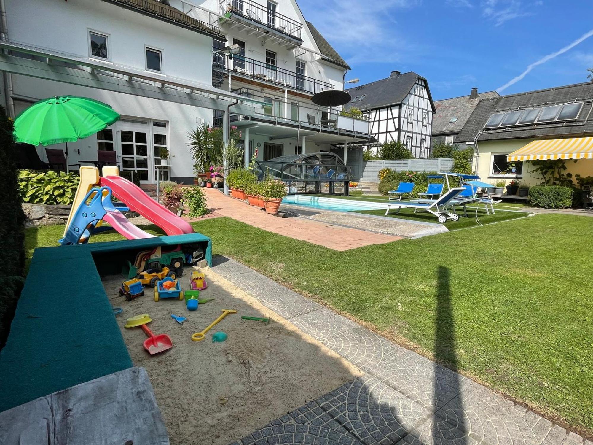 Pino24 Comfort Und Pino24 Petit * Hallenberg